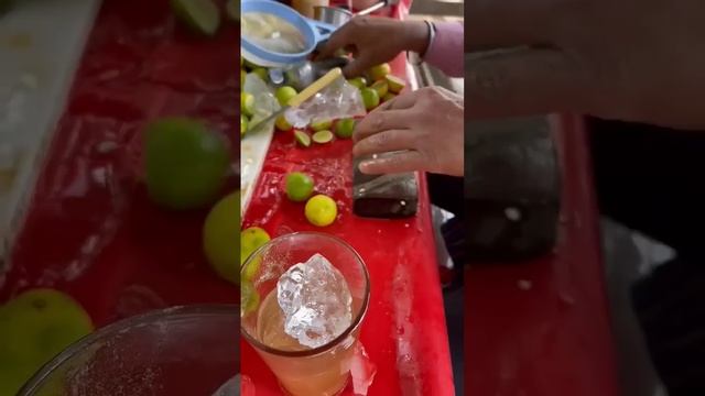 Nimbu Paani 😋🥰 #lemon #lemonade#shorts #chandigarh #cocktail#nimbusoda #nimbupani