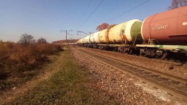 Электровоз 3ЭС5К-1284 "Ермак" с наливным поездом на осеннем Транссибе.