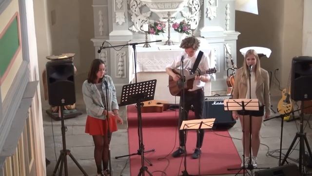 Can't Help Falling in Love - Tom Peregrine