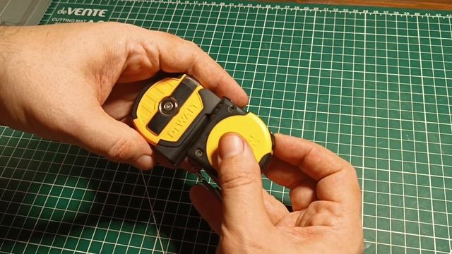 EDC рулетка DEWALT DWHT36098-1 3 метра