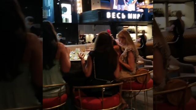 Ну в завершении насыщенного дня- ужин на набережной в ресторане Рис.