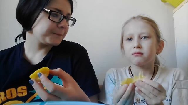 Челендж .  Едим лимон