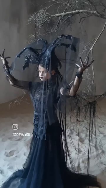Я боюсь пауков!!!но это не точно) #арендаобразамосква               Dress @odeva.you