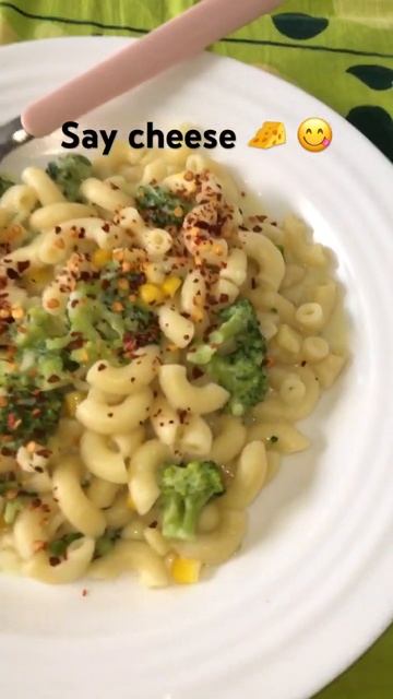 Cheesy pasta 🍝 #cheese #cheesy #cheesepasta #pasta #pastalover #foodie #foodblogger #alfredo #eat