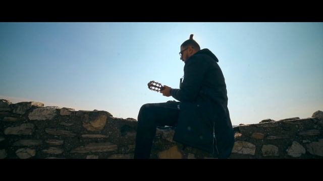Joci Pápai (Hungary) shows his hometown Tata