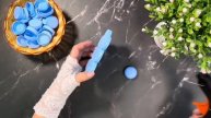 Подставка для стакана и вазы своими руками из пластиковых крышек 🩵🩵🩵