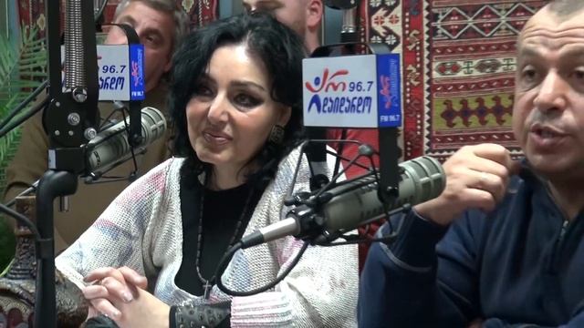 ქალაქ რუსთავის ანსამბლი "ფიროსმანი"  და ციური მჭედლიძე. გადაცემა "ღვინო დუდუკი ქალები". ვიდეო კოლაჟ