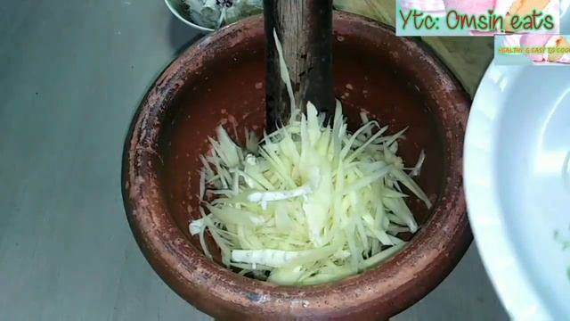 Easy recipe : SOMTAM WITH FRESH BLUE CRABS ( Spicy Papaya Salad w/ fresh crabs)