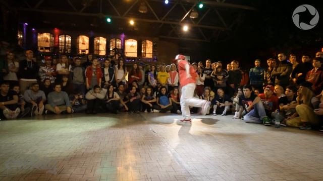 ENERGY 2012 | B-girl - Curly Sue vs Vlada