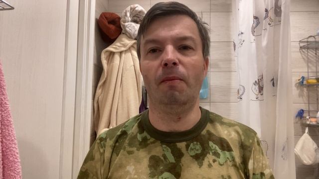 Бритьё "безымянным" французским клином. Логоип- Скрещенные шпаги и буквы F и M по разные стороны