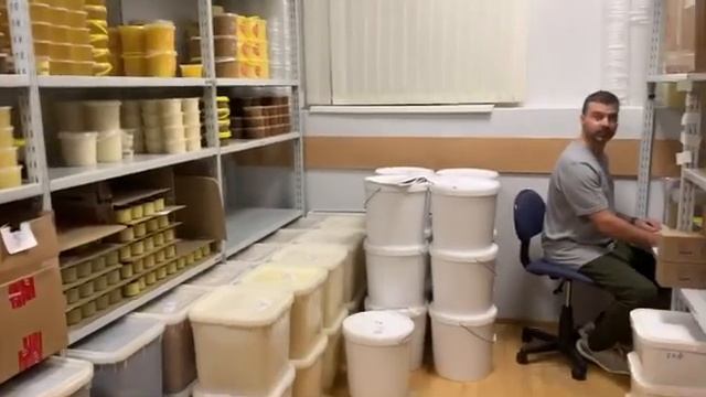Пасека Гатуповых трудовые будни