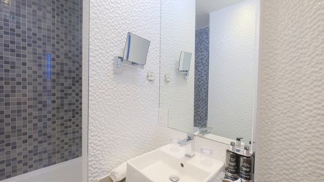 【フランスホテル】南仏ニースの駅近で便利なおしゃれホテル「Hôtel Nice Excelsior」