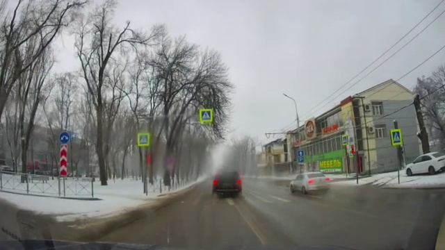 Куда летят?😡

Осторожно, мат!  в таких ситуациях приличные слова заканчиваются!😡