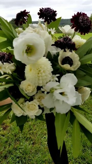 Black and white Summer bridal bouquet