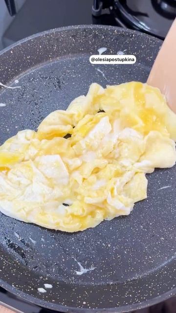 👍‼️🥑Я ГОТОВА ЕСТЬ ЭТО КАЖДЫЙ ДЕНЬ!
Конвертик с яйцом, сыром и авокадо.
С вас 💓, с меня рецепт🫶.