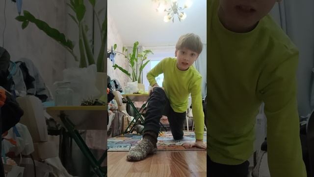 Как научится делать шпагат😁👍