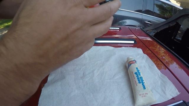 Draining Gas & Replacing Fuel Filter on 90 Miata