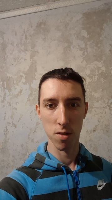 Занимаюсь сменой обоев