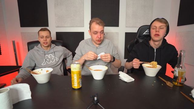 Syödään SUOMEN TULISIMPIA Nuudeleita! Ft. @mentaalisavuke