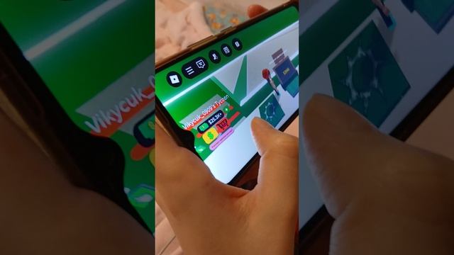 играем в роблокс с сестрой