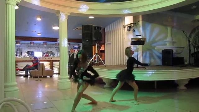 Акробатический дуэт Twist