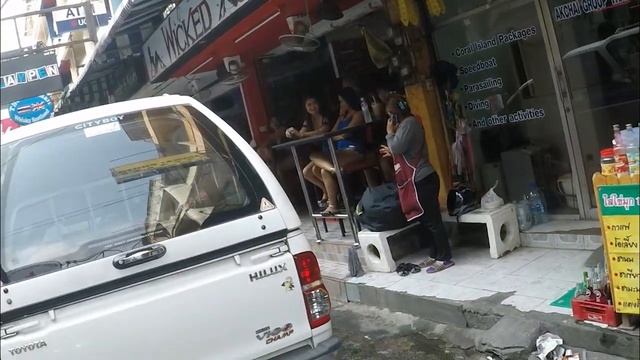 Drive-by (video) Shooting - Soi 6 Pattaya - Before Pandemic