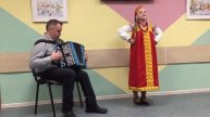 Олеся Тараненко поёт русскую народную песню «Все мы песни перепели”.