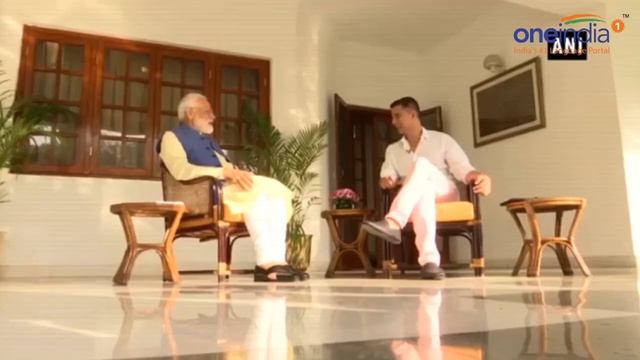 Non-political interview: Do you eat mango? Akshay Kumar questions PM Modi | Oneindia News
