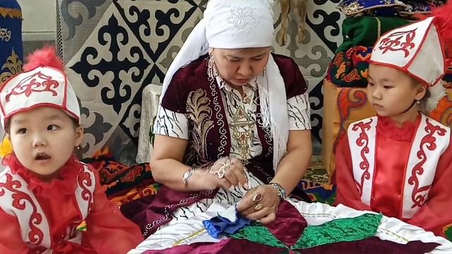 "Әжем, анам және мен" онлайн конкурсының қатысушысы Марат Хансулу