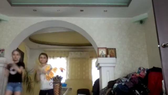 Учем  танец  на  новый  год