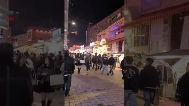 인파로 넘치는 오늘 홍대 거리 .HONGDAE SATURDAY NIGHT