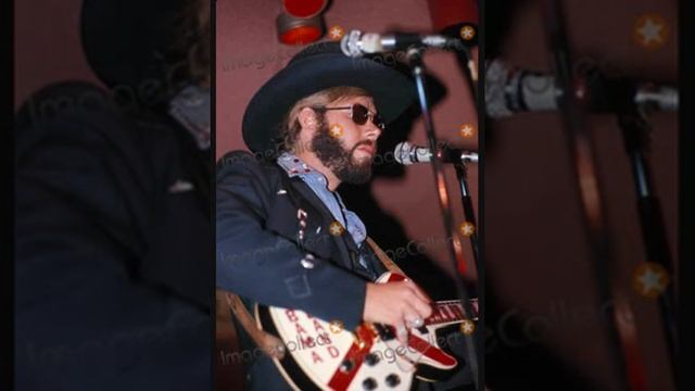 Hank Williams Jr- (There's A) Devil In The Bottle (Lyrics)