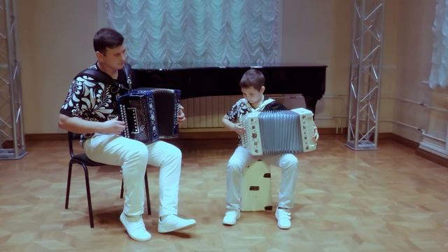 Мишин Роман и Устинов Сергей "Когда гармони плачут" (Е. Дербенко)