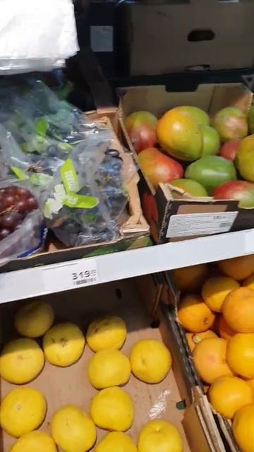 Цена на виноград, манго, авокадо и лимонв в продуктовом магазине в России. 3 апреля 2022. #shorts