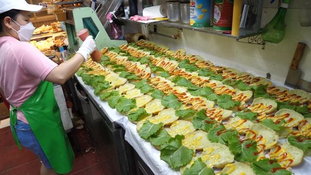 가성비 끝판왕, 속재료가 도대체 몇가지? 2천원 햄버거 / 1.7$ Chlorella Hamburger - Korean street food