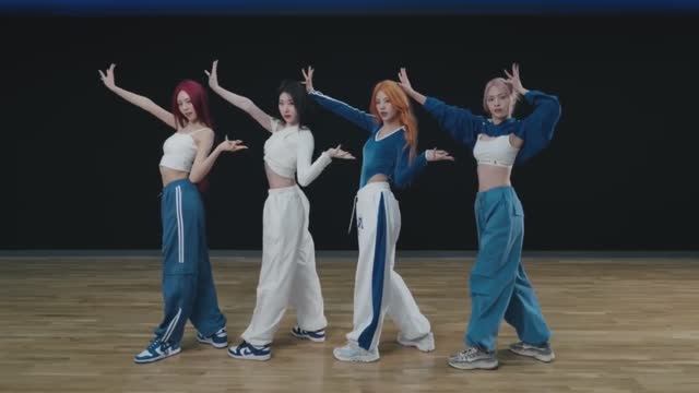 ITZY (있지) - 'UNTOUCHABLE' dance practice mirrored