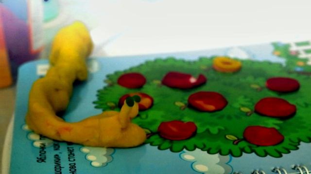 Вкусняшка для улитки.mp4