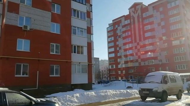 С неба светит шар волшебный