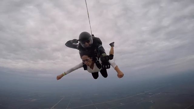 1930 Mariana Lemus Lo Skydive at Chicagoland Skydiving Center 20170826 Jessie Cody