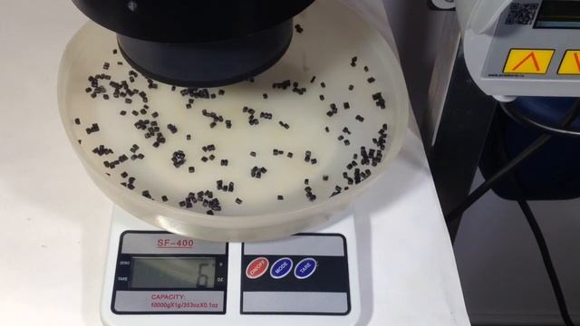 Автоматическая кормушка для рыбоводства Omega российского производства