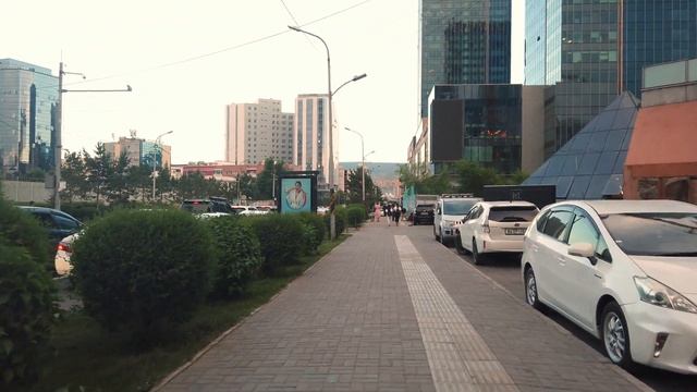 A short walk through Ulaanbaatar | 4K | Sunny ambience