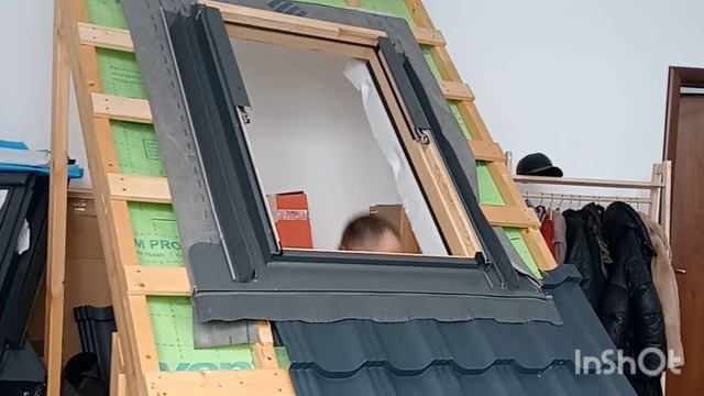Монтаж оклада мансардного окна на примере окон Velux, Dakea. Особенности, нюансы, подробно по шагам.