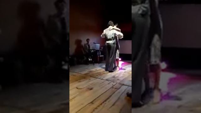 Priscila y Tomás bailan patético versión Tango Bardo