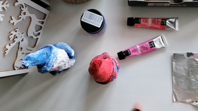 Гном из папье-маше.  Раскрашиваем. Часть 2