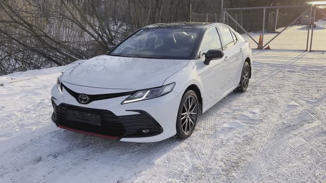 Toyota Camry (2022)