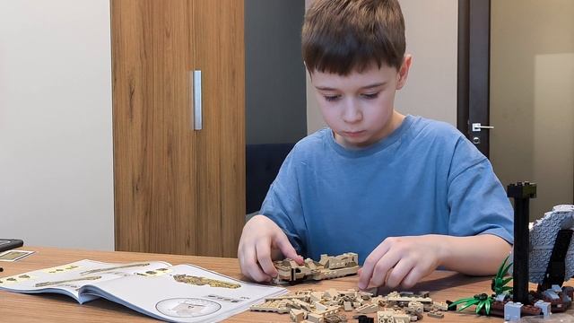 LEGO: Dinosaur T. rex Skull