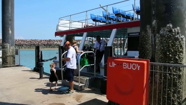 Sea Cat, от Cullen Bay на полуостров Mandorah