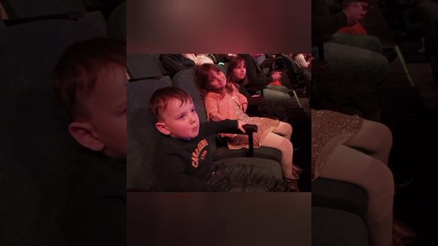 ёлка - новый год в разгаре