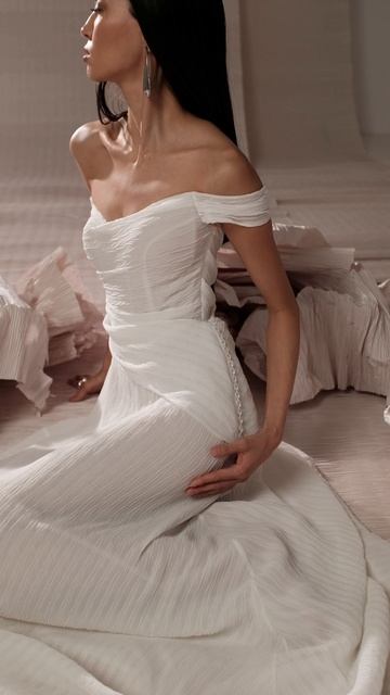 Свадебное платье Фактура из коллекции «Прикосновение струн» 2025 от бренда Anna Kuznetcova