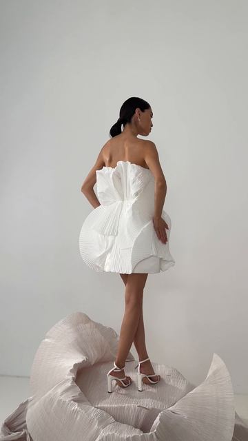 Свадебное платье Птица счастья из коллекции «Прикосновение струн» 2025 от бренда Anna Kuznetcova